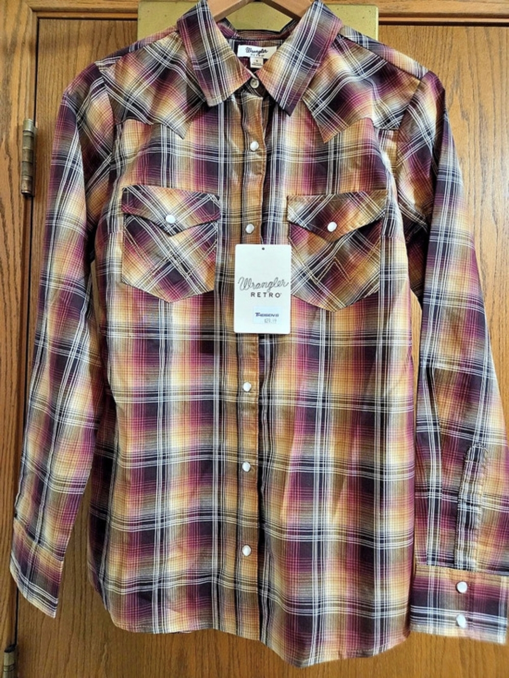 Wrangler Women's Western Retro Plaid Button-Down Shirt in Brown & Rust Small
